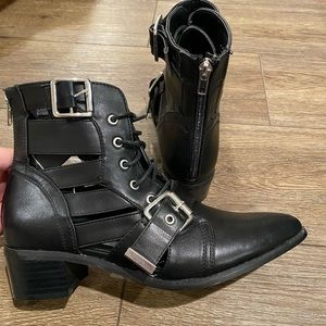 Steve Madden Lashing Pointy Toe Ankle Boots